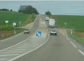 フランスの郊外道路